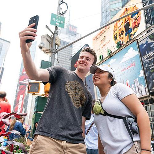 Two Gaels take a selfie in Times Square.